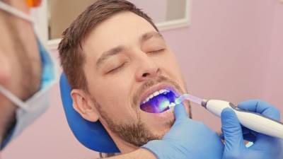 حكم تنظيف الأسنان وخلعها في نهار رمضان؟.. الأزهر يوضح