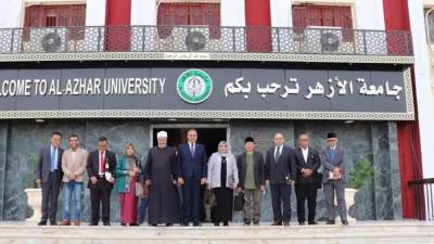 الأزهر يسعى إلى توطيد سبل التعاون مع جامعة شريف هداية الله بإندونيسيا