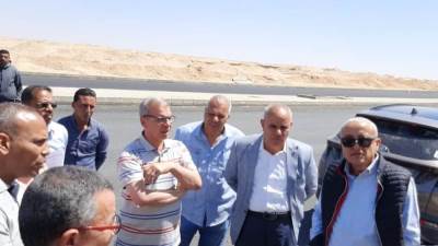 مسئولو "الإسكان" يتفقدون عدداً من المشروعات السكنية والمرافق بمدينتى العاشر والعبور