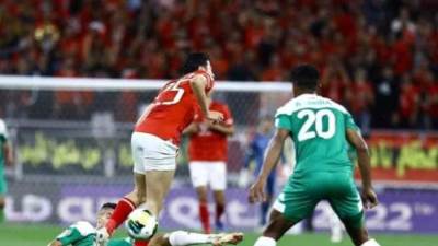 "الكاف": تأجيل موعد مباراة الاهلى والرجاء المغربي 