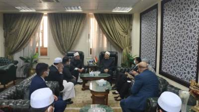 مفتي الجمهورية يستقبل وفدًا دينيًّا تايلانديًّا لبحث ويتسلَّم رسالة من شيخ الإسلام