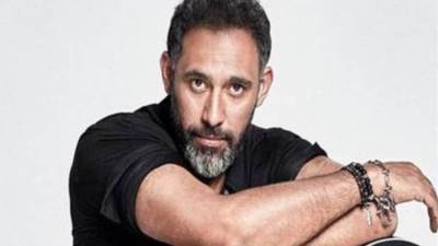 عمرو مصطفى يرد على إيميليا: «معلش بس أنا متجوز»