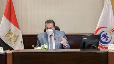 «عبد الغفار» يوجه بوضع خطة مستقبلية موحدة لخدمات الرعاية الصحية