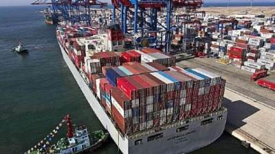 تحصيل 4.6 مليار جنيه ضرائب ورسوم بجمارك السويس فى مارس الماضي