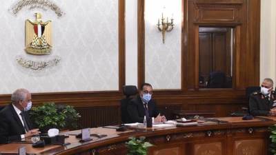 مدبولي يتابع الموقف التنفيذى لمشروع تطوير الطرق والمحاور بغرب الجيزة وشرم الشيخ