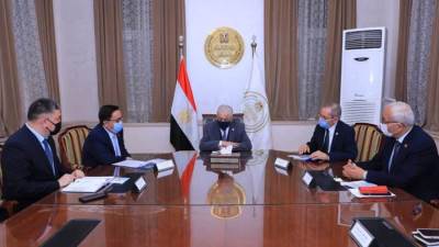 «طارق شوقي» يلتقى سفير كازاخستان بالقاهرة لبحث التعاون فى مجال التعليم