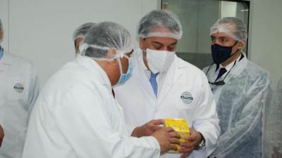 «عبد الغفار» يؤكد حرص مصر على استمرارية توافر الدواء