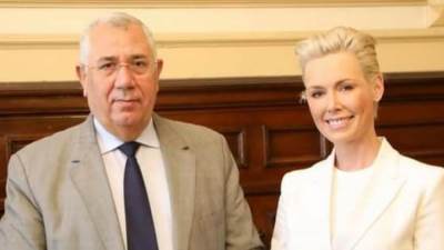 القصير: يبحث مع المدير التنفيذي لمؤسسة الغذاء النرويجية تعزيز مرونة ‏القطاع الزراعي