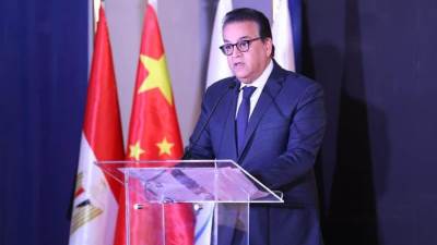 “عبد الغفار” والسفير الصيني يحتفلان بمرور عام على الشراكة بين «فاكسيرا» و«سينوفاك»