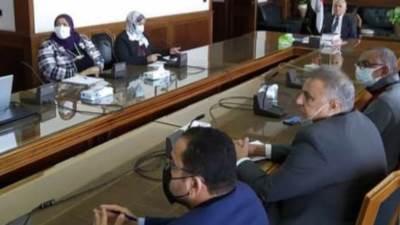 عبد العاطي: يتابع مجهودات التحول الرقمى وتطبيقات متابعة المشروعات