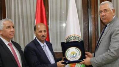 القصير: يكرم رئيس المشروع القومي لتطوير الأرز الفائز بالميدالية الذهبية