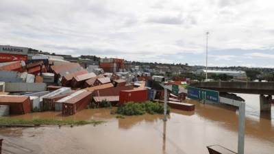 ارتفاع حصيلة قتلى فيضانات جنوب أفريقيا إلى 443