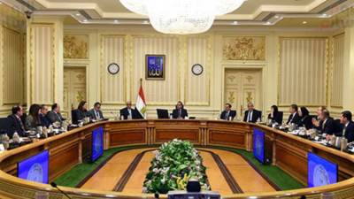 الجميع يشارك.. خلية نحل داخل الحكومة لضبط كافة أسعار السلع الاستراتيجية (تقرير)