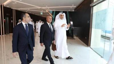 «الوزير» يزور ميناء حمد ويطلع على سير العمليات التشغيليه في مرافق الميناء