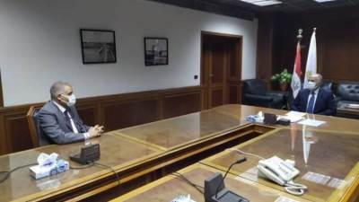 «عبد العاطي»: تنفيذ شبكات الصرف المغطى فى زمام ٦ مليون فدان