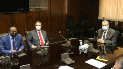«وزير الكهرباء» يستقبل مدير تسهيل تمويل المشروعات بالوكالة الدولية للطاقة المتجددة