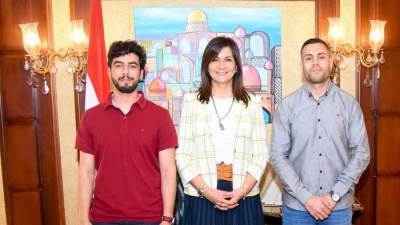 "مكرم" تستقبل عدداً من الشباب المصريين المشاركين في دعم ومساعدة المصريين بأكورانيا