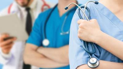 عاجل.. الموافقة على تنفيذ قرارات تكليف أكثر من 1700 كادر طبي