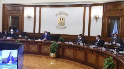 رئيس الوزراء يترأس اجتماع اللجنة الرئيسية لتقنين أوضاع الكنائس