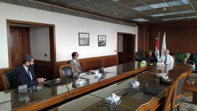 «عبد العاطي» يستعرض أبرز المشروعات الجارى تنفيذها في مجال حماية السواحل المصرية