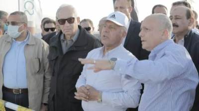 كامل الوزير يتفقد مشروع استكمال تطوير ميناء السخنة ويتابع أعمال إنشاء الأحواض