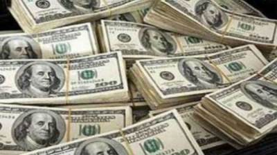 استقرار سعر الدولار في البنوك مع بداية تعاملات اليوم