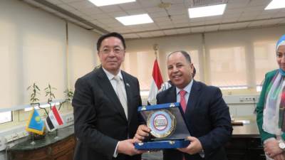 "معيط" لسفير كازاخستان نتطلع إلى تعزيز العلاقات الاقتصادية وتشجيعها 