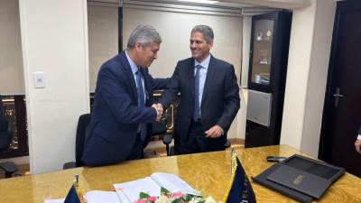  "قطاع الأعمال": توقيع عقد تطوير كورنيش المقطم بمساحة 1.7 مليون متر