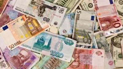 انخفاض أسعار العملات الأجنبية في ختام تعاملات اليوم 