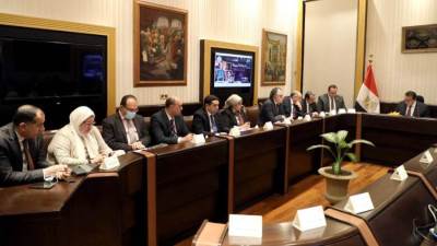 «عبدالغفار» يوجه بتكثيف تواجد سيارات الإسعاف على الطرق والمحاور السريعة