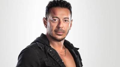 سر عزوبية مصطفى شعبان رغم تخطيه سن الخمسين؟