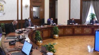 رئيس الوزراء يتابع تنفيذ مشروعات الإسكان والطرق والمحاور بالإسكندرية 