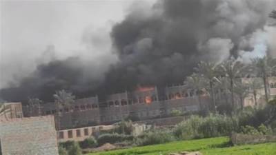 عاجل.. تفحم طابقين في حريق مصنع التجمع الخامس