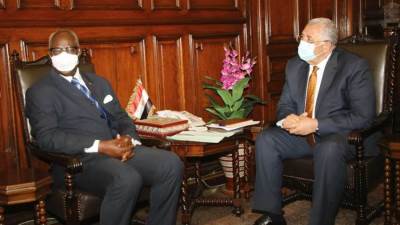 «القصير» يبحث مع سفير كوت ديفوار التعاون في المجالات الزراعية
