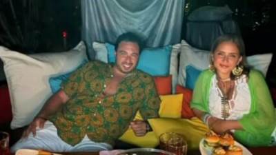 نيللي كريم برفقة زوجها من المالديف