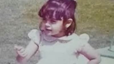 لقاء الخميسي تسترجع ذكريات طفولتها مع متابعيها عبر الانستجرام