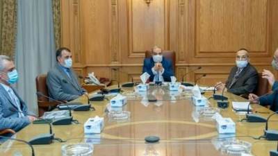 "وزير الدولة للإنتاج الحربي" يبحث تسويق منتجات الشركات التابعة إلكترونياً