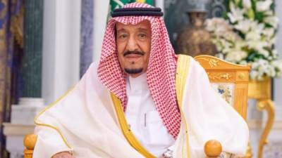 الملك سلمان: المملكة أعادت استخدام الطاقة الاستيعابية الكاملة في الحرمين