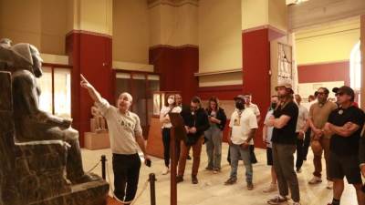 فرقة مارون فايف العالمية تزور المتحف المصرى بالتحرير 