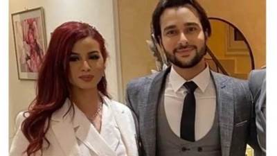 الأعلى للإعلام يقرر غلق حسابات محمود المهدى زوج منة عرفة