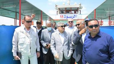 أسامة ربيع يتفقد معدية الأفراد بالقنطرة ويتابع أعمال التطوير بشركة قناة السويس