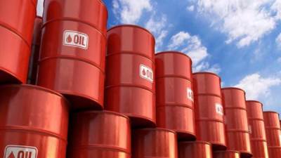 عاجل.. ارتفاع أسعار النفط بنسبة 1.5% بفعل عقوبات أوروبا على بوتين 