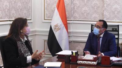 رئيس الوزراء يبحث مع وزيرة التخطيط جذب الاستثمارات والشراكة مع القطاع الخاص