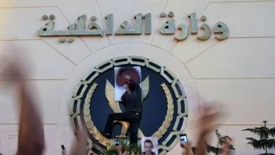 "الداخلية" تكشف تفاصيل عن فيديو ضابط الشرطة والمواطن المثير للجدل 