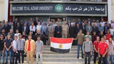 رئيس جامعة الأزهر ينظم وقفه احتجاجية للتنديد بالعمل الإرهابي على أرض سيناء