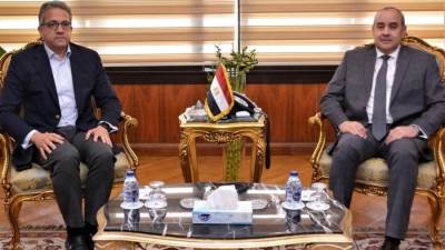 وزيرا الطيران والسياحة يبحثان آليات تنشيط الحركة الجوية وتذليل العقبات للمستثمرين