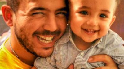 (بالصور).. محمود العسيلي يحتفل بعيد ميلاد نجله