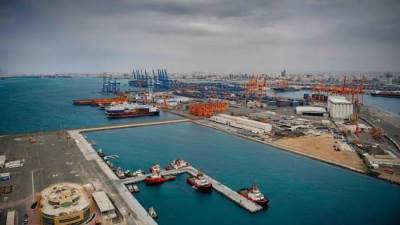 الموانئ السعودية بوابة التجارة والتنمية لقارات العالم