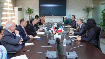 وزيرة البيئة تلتقى سفير البيئة بفرنسا لبحث استعدادات مصر لاستضافة مؤتمر المناخ