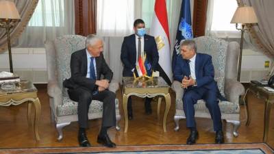 أسامة ربيع يلتقي رئيس غرفة الملاحة الدولية ويشهدان توقيع مذكرة تعاون